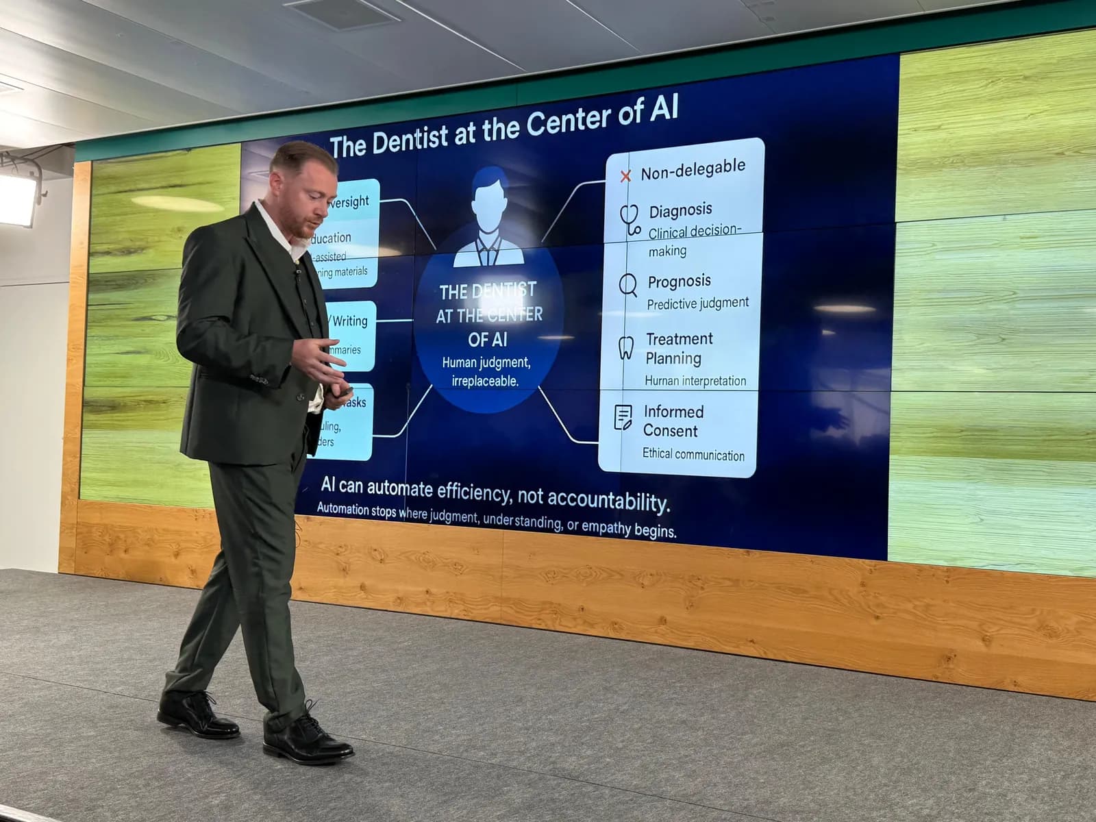 Dr. Mario Parra speaking about AI in dentistry